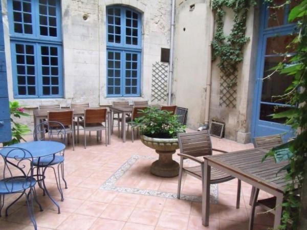 Hotel Saint Trophime ארל מראה חיצוני תמונה